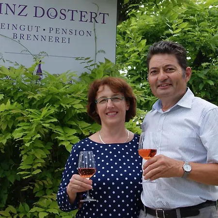בית הארחה Weingut Heinz Dostert
